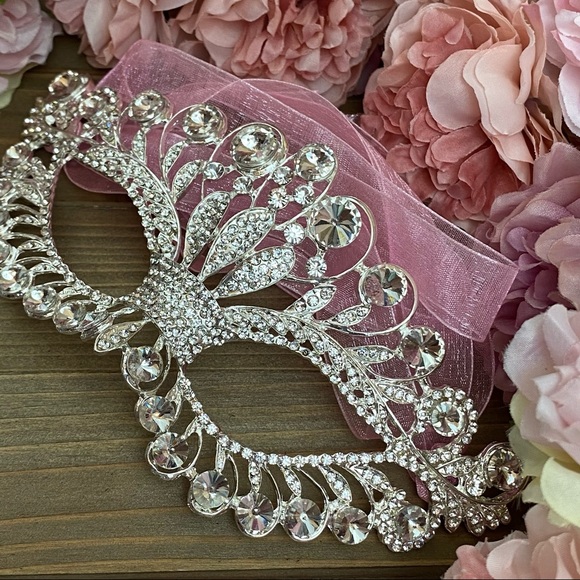 Stunning Crystal Venetian Masquerade Mask - Picture 6 of 14